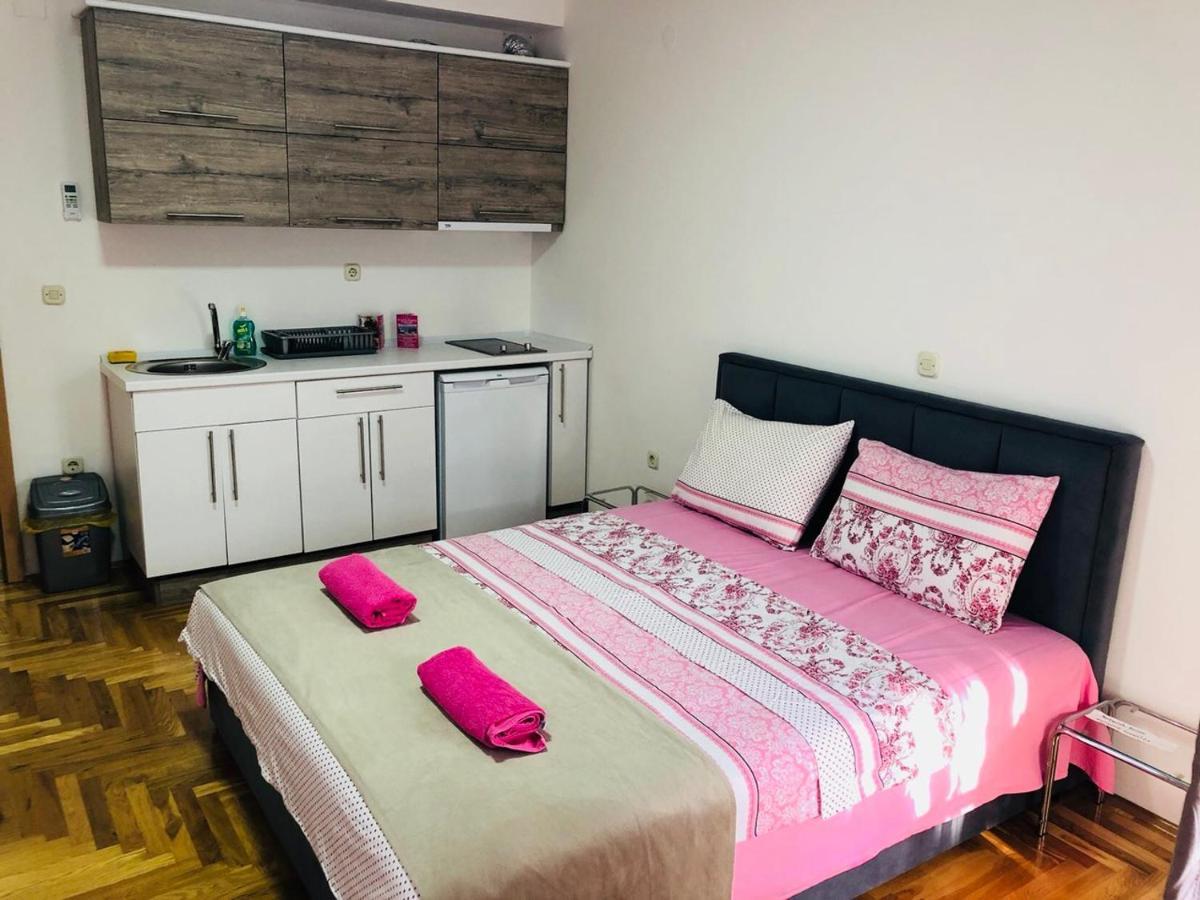 Front Beach Exclusive Apartments Struga Buitenkant foto