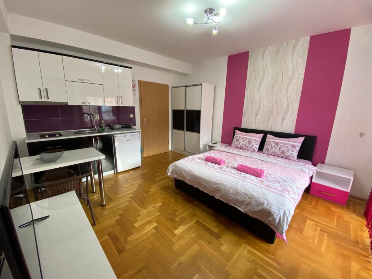 Front Beach Exclusive Apartments Struga Buitenkant foto