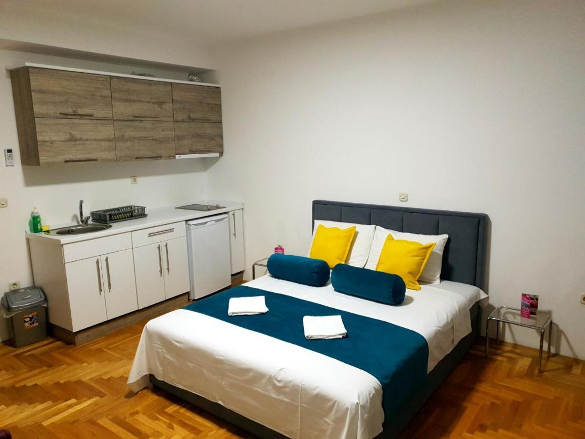 Front Beach Exclusive Apartments Struga Buitenkant foto