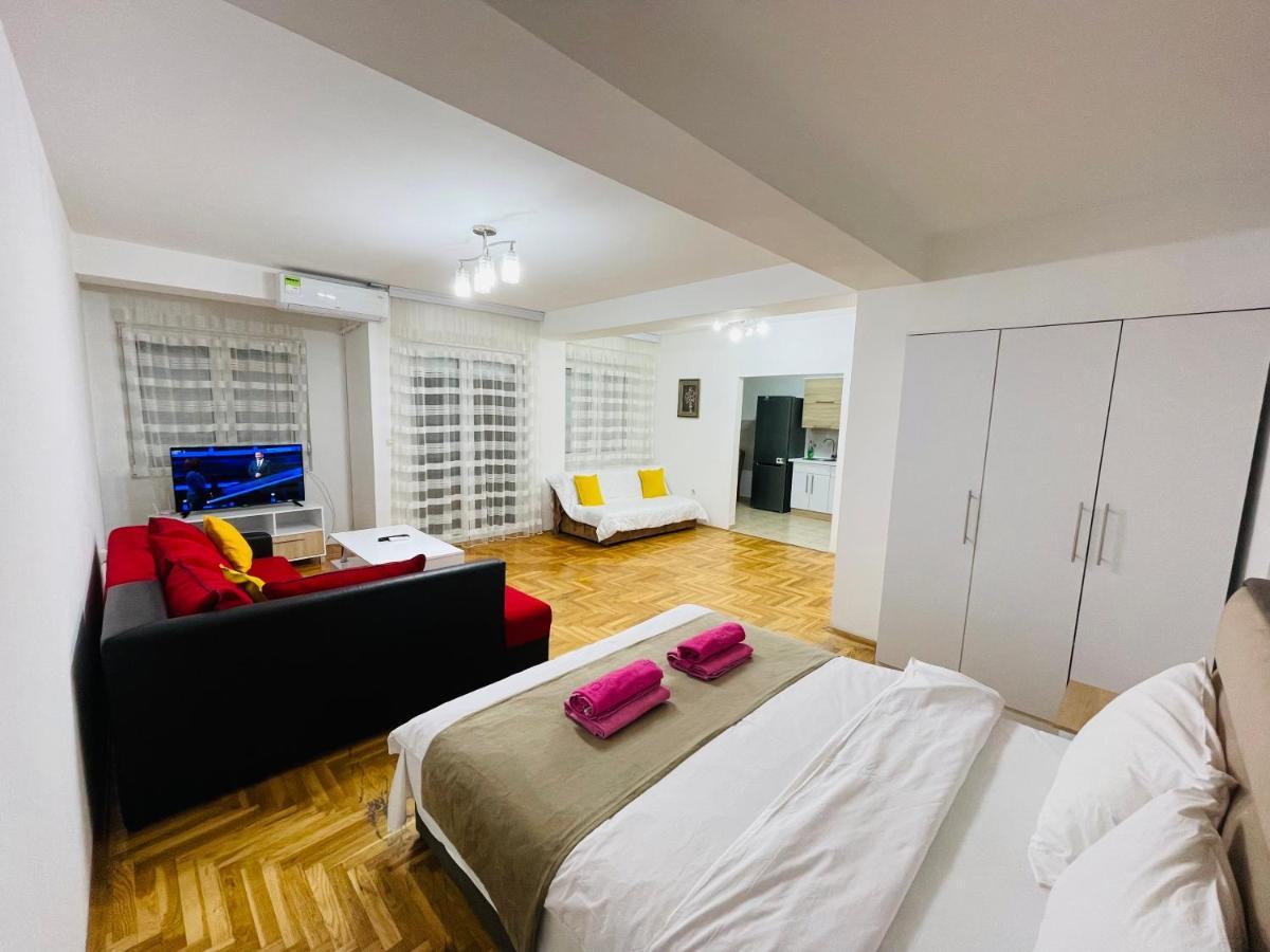 Front Beach Exclusive Apartments Struga Buitenkant foto