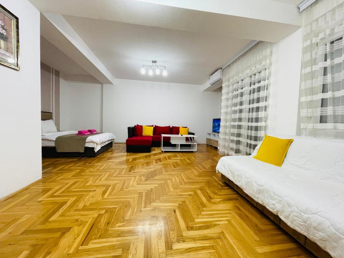 Front Beach Exclusive Apartments Struga Buitenkant foto