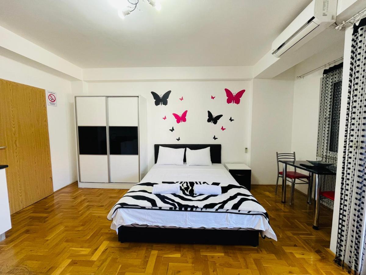 Front Beach Exclusive Apartments Struga Buitenkant foto