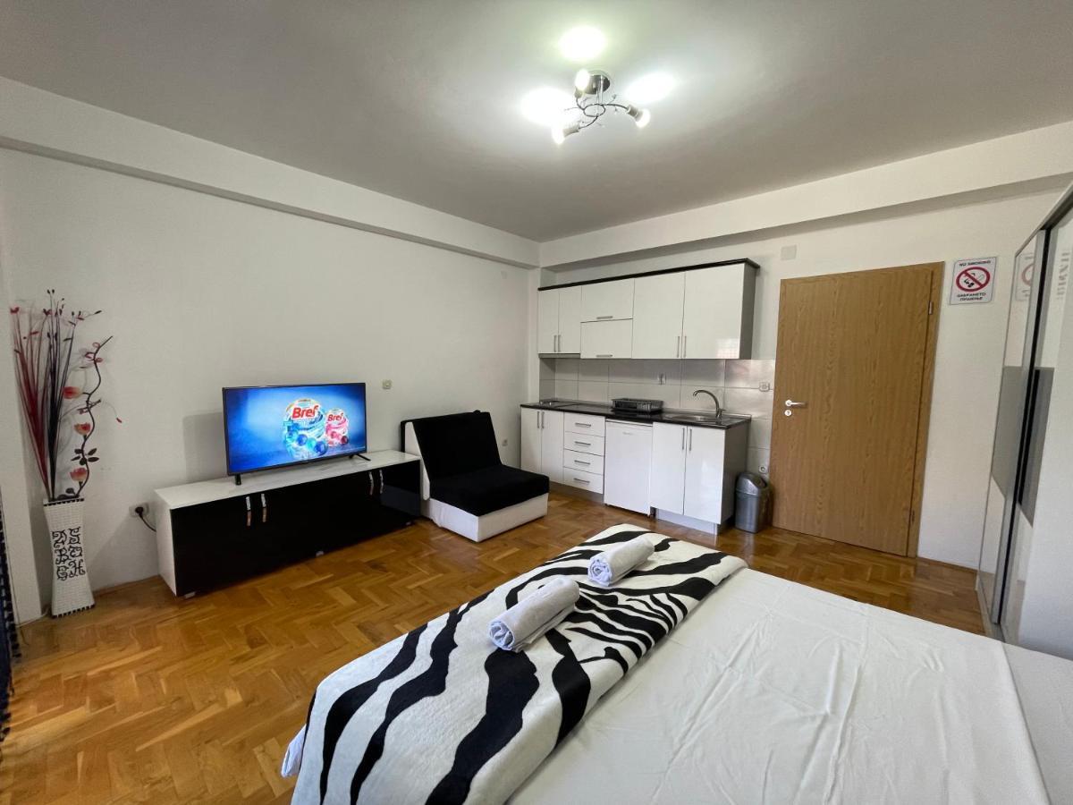 Front Beach Exclusive Apartments Struga Buitenkant foto