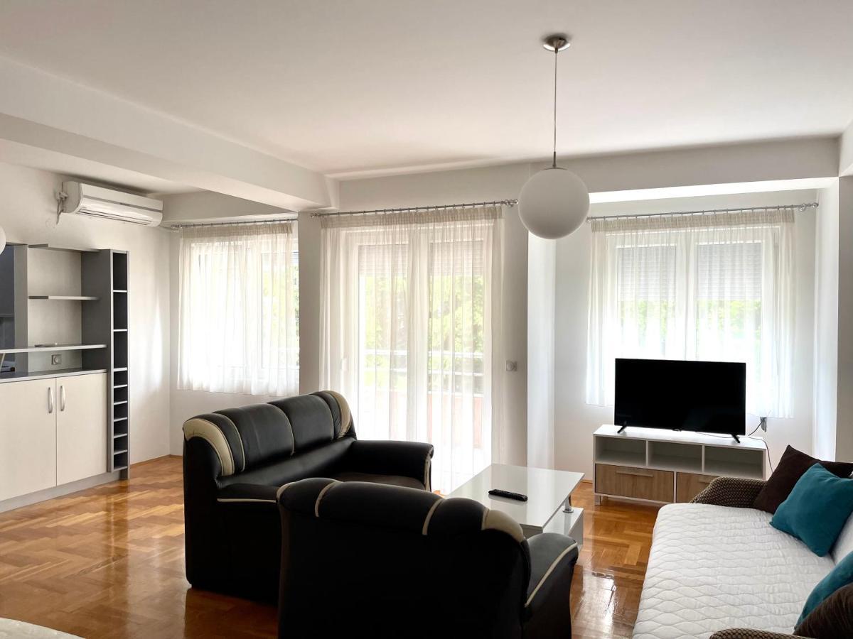 Front Beach Exclusive Apartments Struga Buitenkant foto