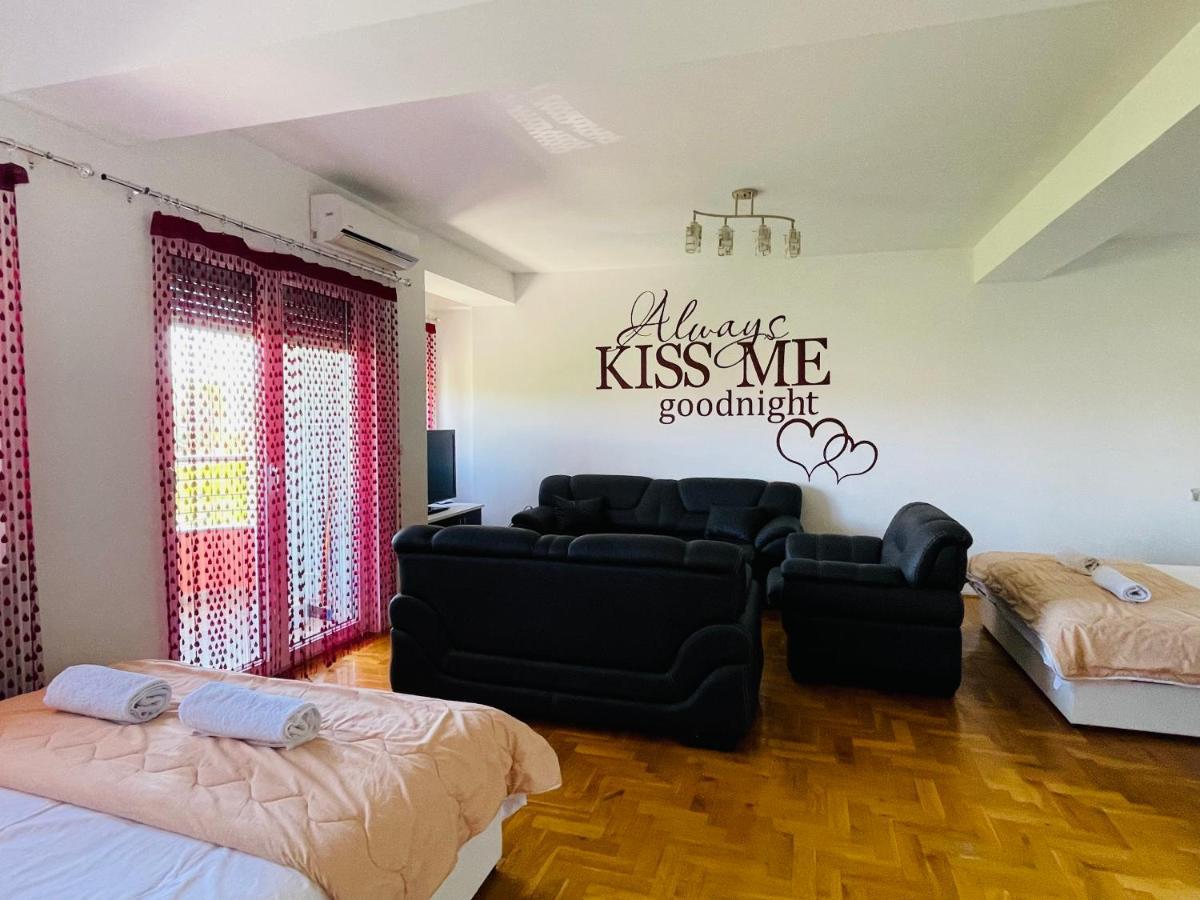 Front Beach Exclusive Apartments Struga Buitenkant foto
