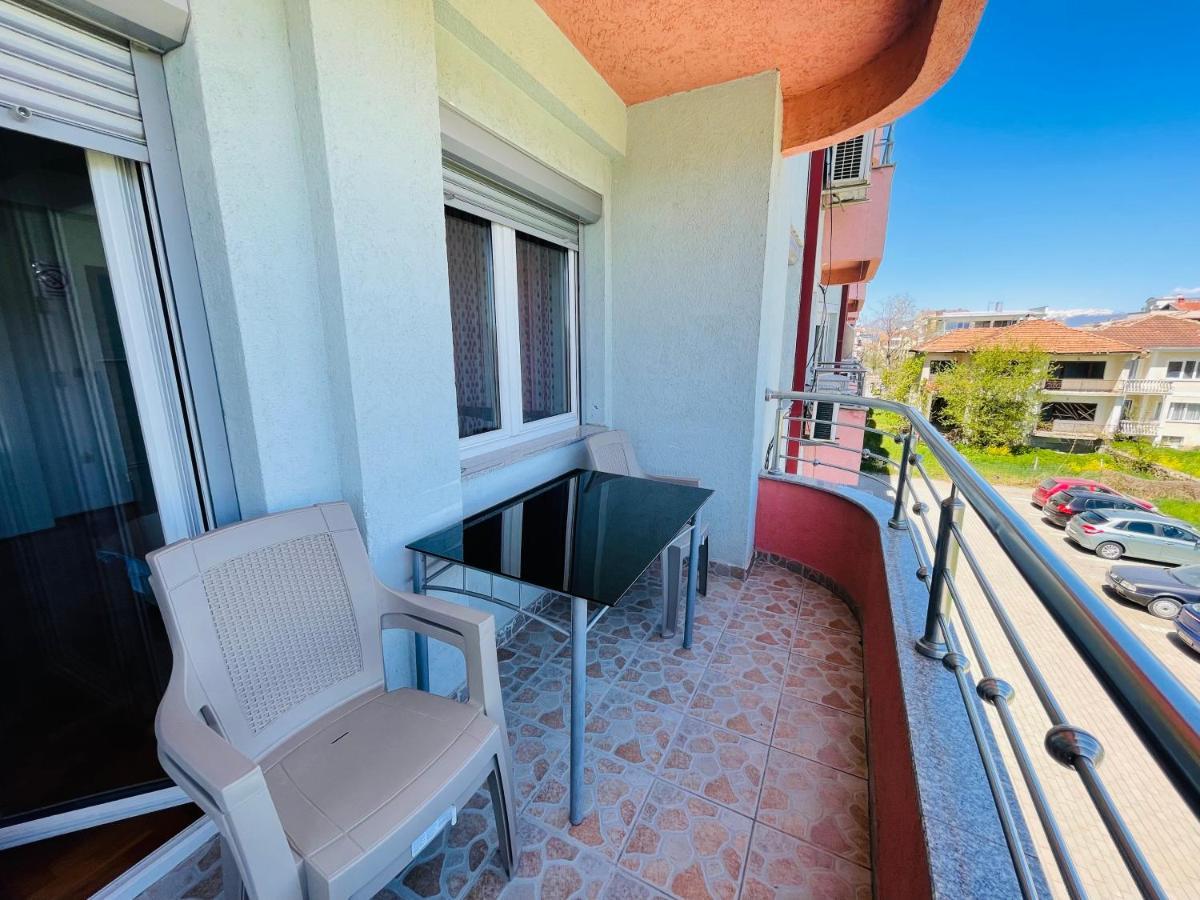 Front Beach Exclusive Apartments Struga Buitenkant foto