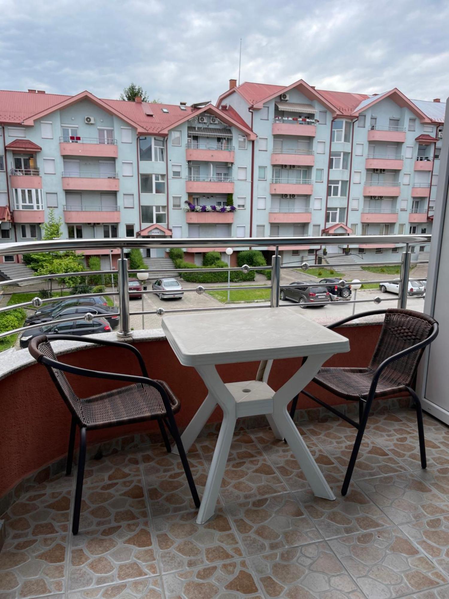Front Beach Exclusive Apartments Struga Buitenkant foto