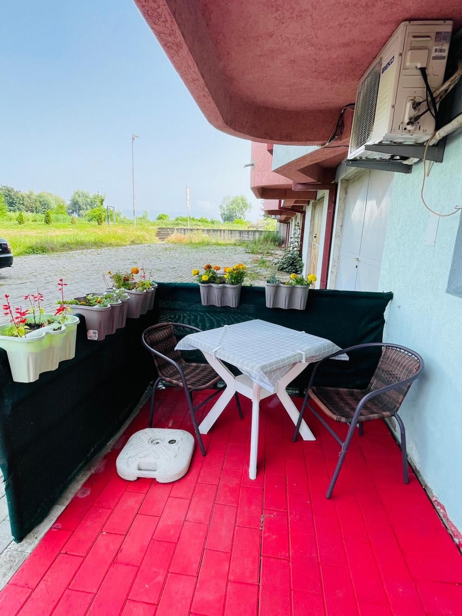 Front Beach Exclusive Apartments Struga Buitenkant foto