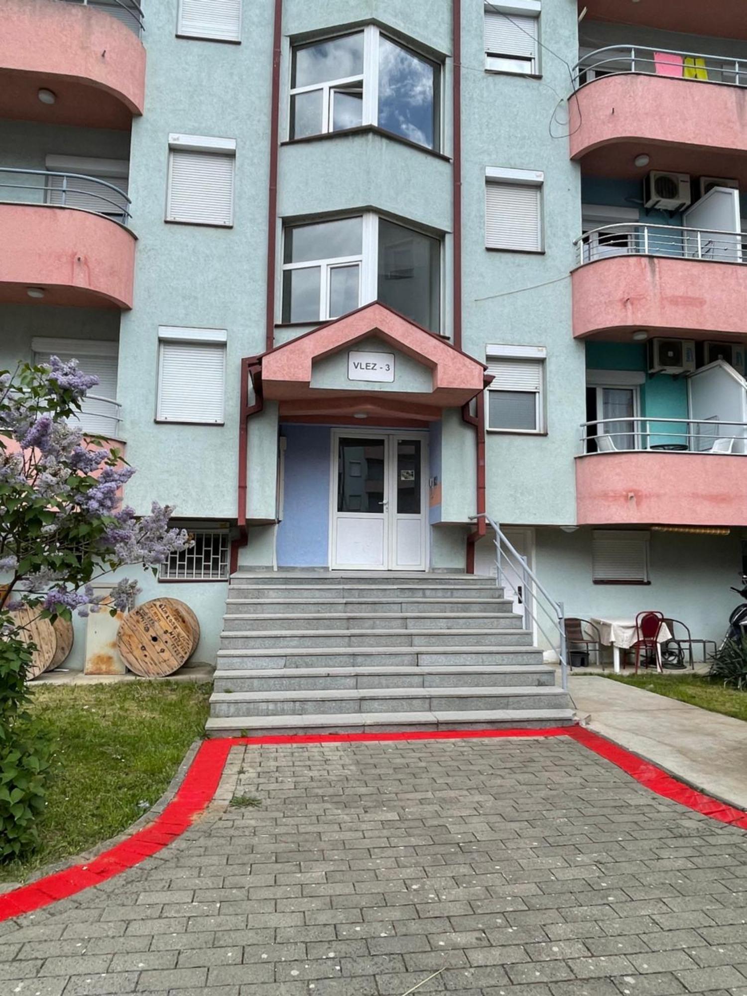 Front Beach Exclusive Apartments Struga Buitenkant foto