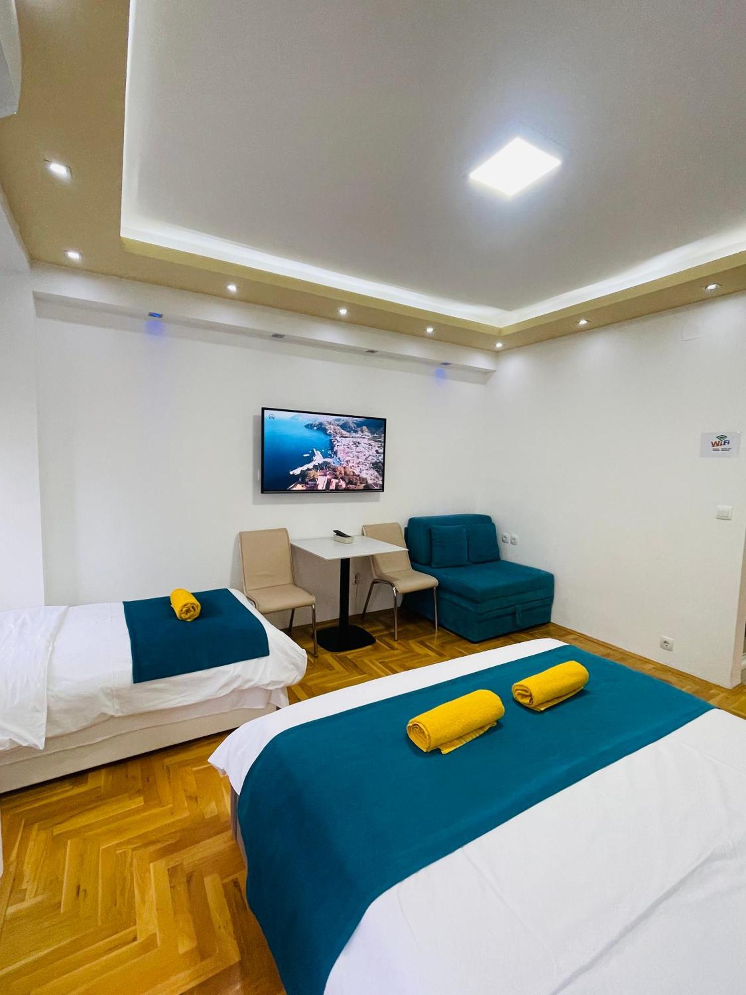 Front Beach Exclusive Apartments Struga Buitenkant foto