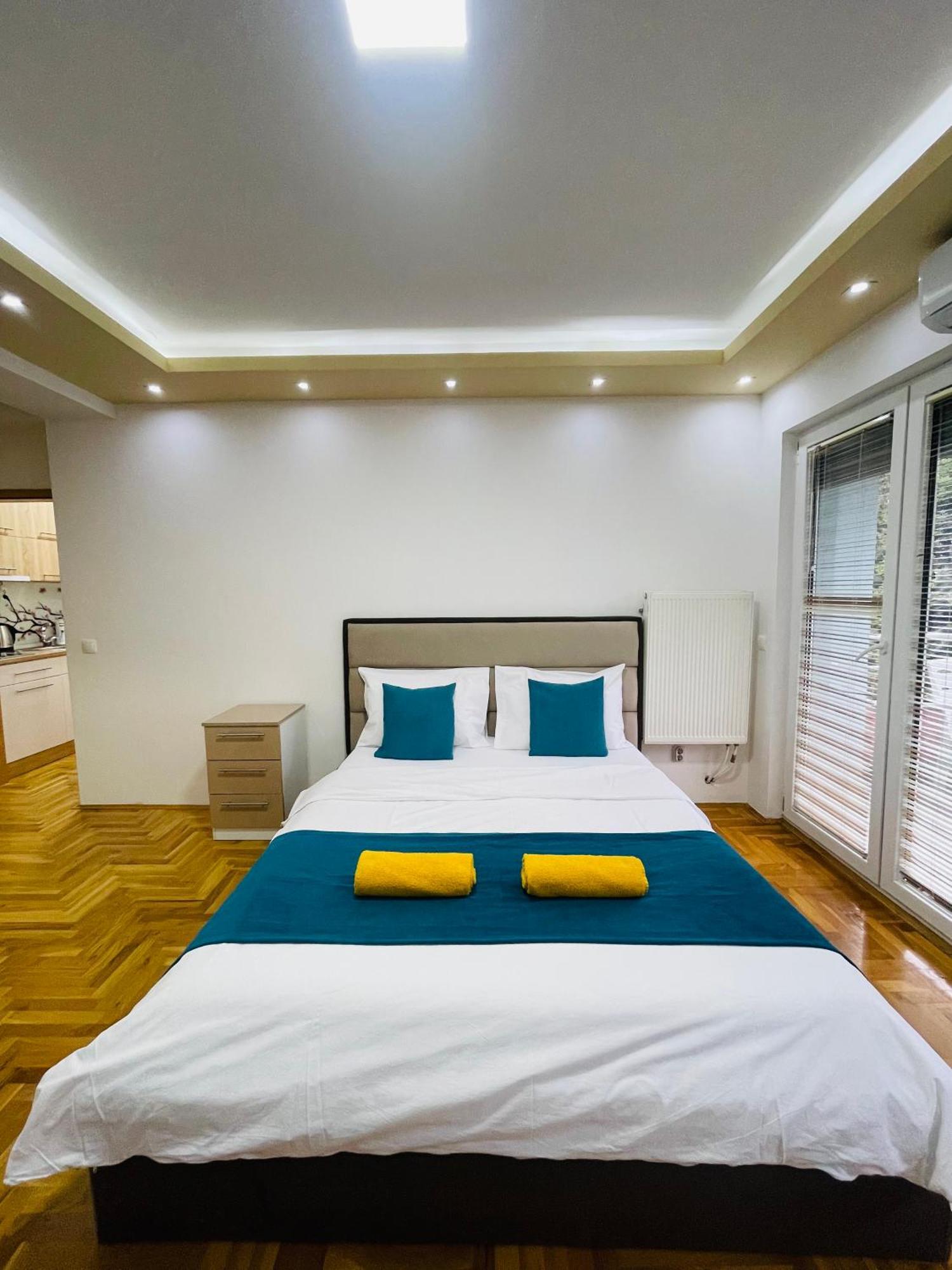 Front Beach Exclusive Apartments Struga Buitenkant foto