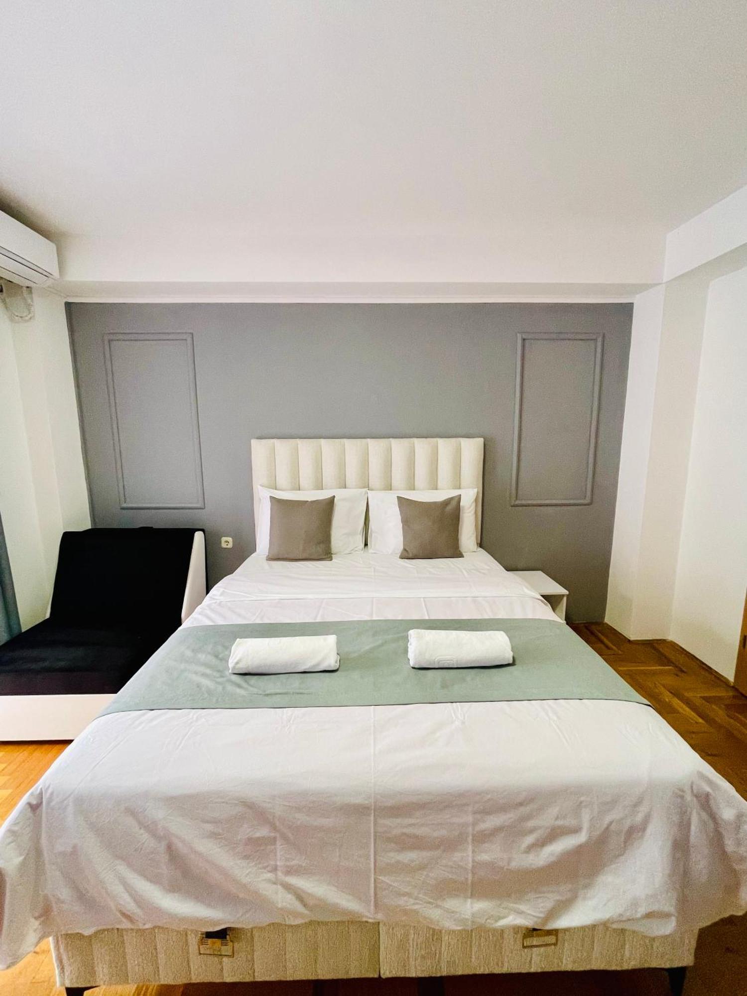 Front Beach Exclusive Apartments Struga Buitenkant foto