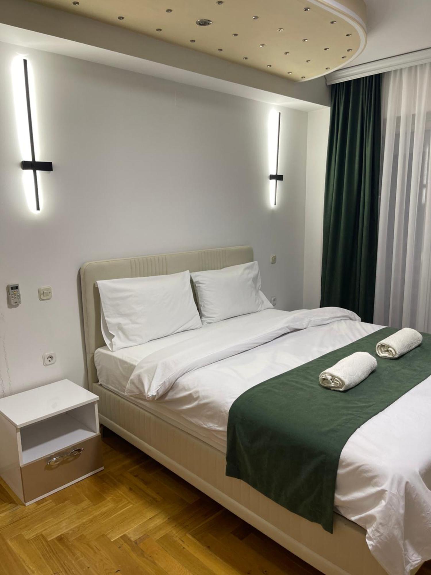 Front Beach Exclusive Apartments Struga Buitenkant foto