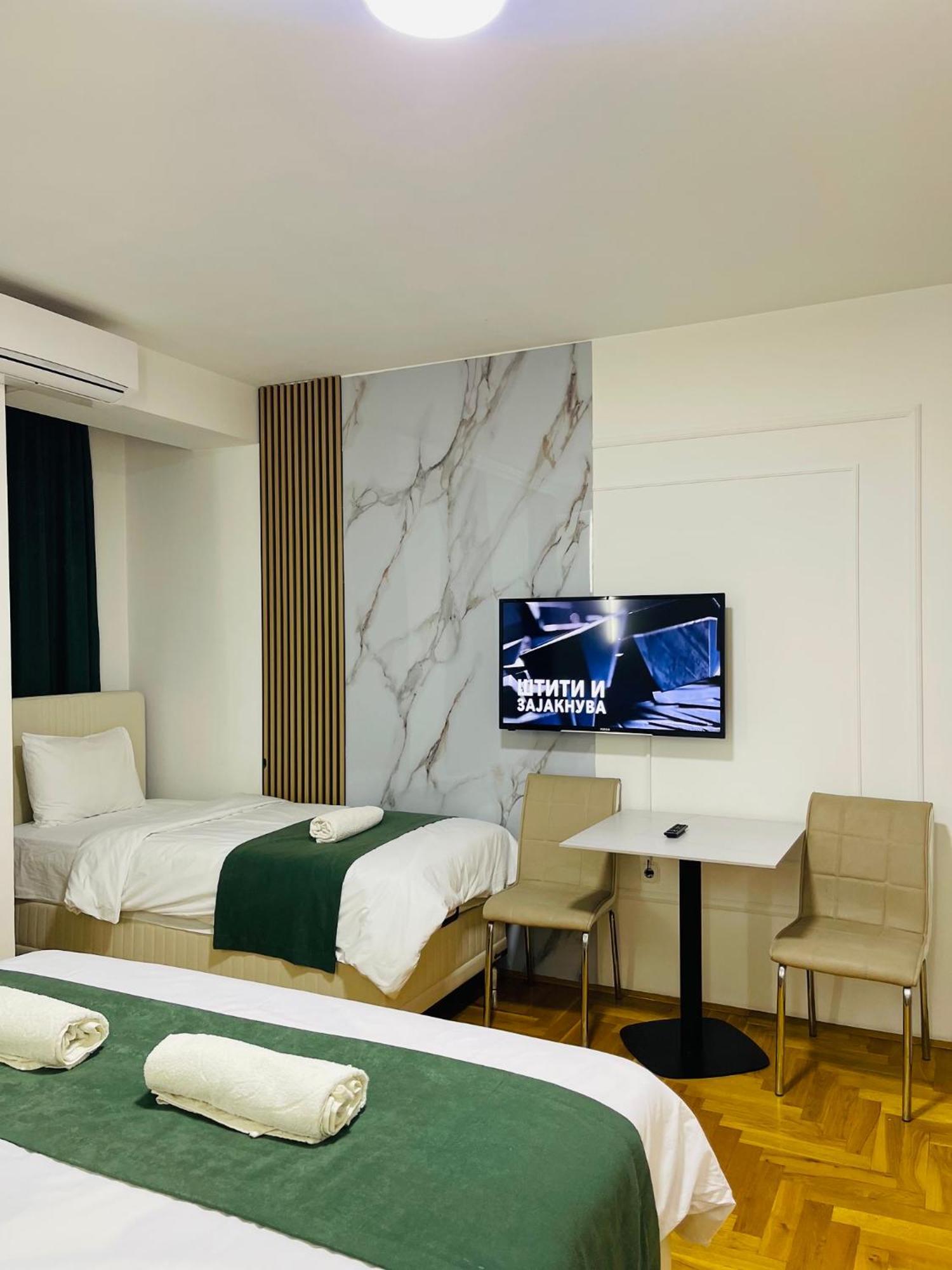 Front Beach Exclusive Apartments Struga Buitenkant foto