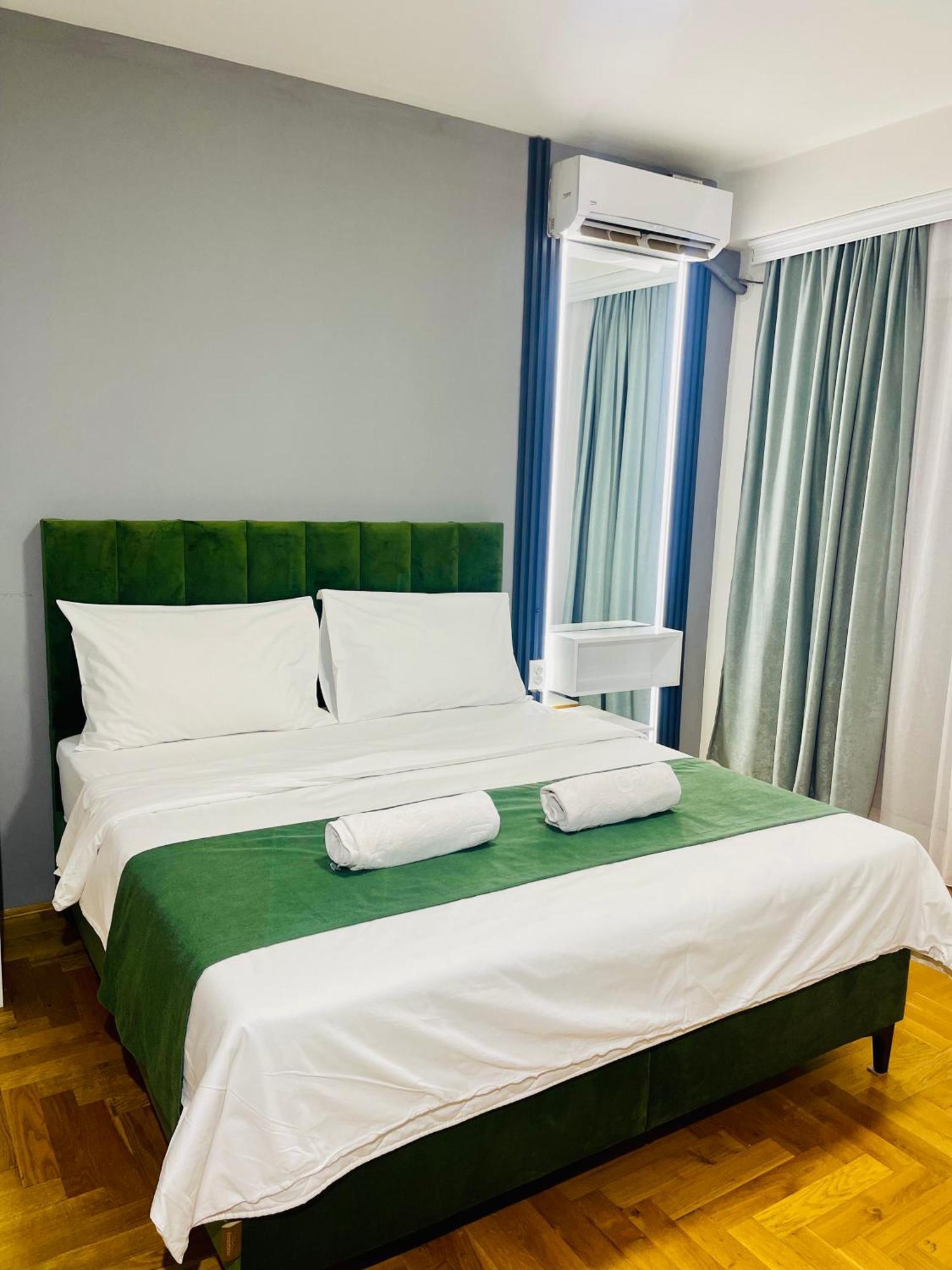 Front Beach Exclusive Apartments Struga Buitenkant foto